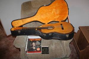 lot 555 image: Vintage 1964 Oskar Teller Guitar 71P with Case, Music Books