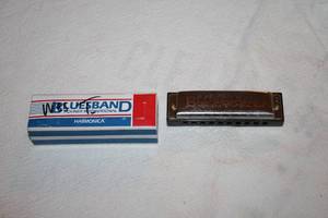 lot 557 image: Mohner International Bluesband Harmonica (in box)
