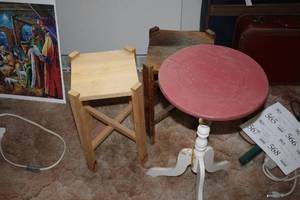 lot 564 image: Lot of (3) Tables