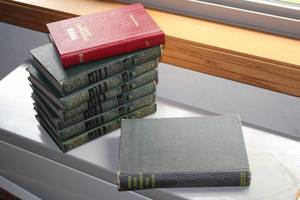 lot 565 image: Lot of  General Trade Mathematics by Van Leuven, Masters Pictorial Encyclopedia, 1998 Standard Diary Books