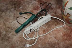 lot 568 image: Lot of (2) Surge Protection Power Strips