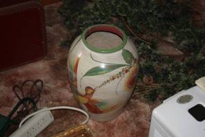 lot 571 image: 15 Flower Vase