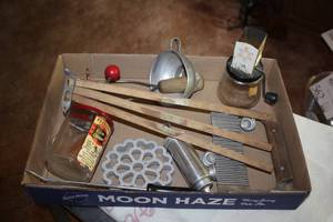 lot 578 image: Lot of  Cooking Accessories (in a box)