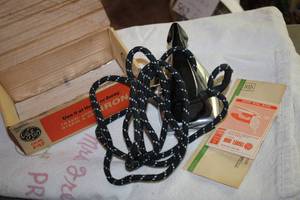 lot 580 image: Vintage Travel Spray Steam and Dry Iron (in original box)