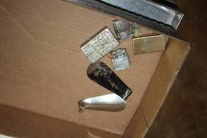 lot 582 image: Lot of  Lighters and Shoe Horns