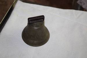 lot 586 image: Iron Bell