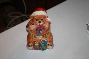 lot 892 image: Bear theme Music Box