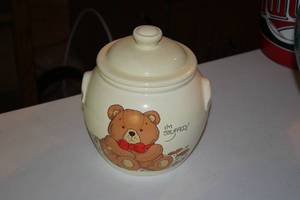 lot 894 image: Bear theme Cookie Jar