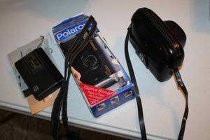lot 899 image: Lot of (3) Cameras