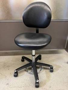 MSRP $800 Brewer Co Adjustable Pneumatic Dental Stool Chair with Backrest &amp Height Adjusting Footring At The Base&nbsp