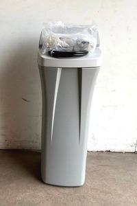 lot 60 image: Whirlpool 40,000 Grain Water Softener