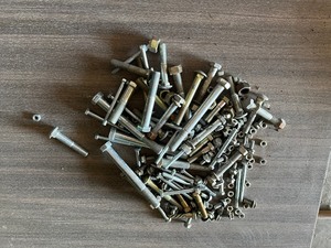 lot 32 image: Box of new bolts
