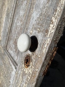 lot 38 image: 4 panel door vintage