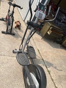 lot 19 image: Pro Form work out machine