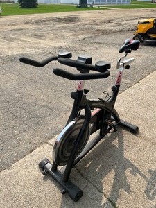 lot 18 image: Weslopro  workout bike