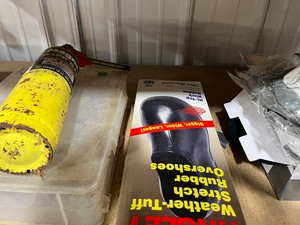 lot 11 image: Organizer propane torch   gloves  rubbers