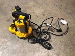 lot 46 image: DEWALT 13 hp. Stainless SteelCast Iron Submersible Sump Pump     Customer Returns See Pictures