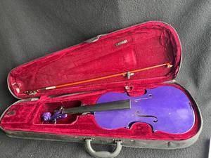 lot 5 image: Purple Project Violin with Soft Case