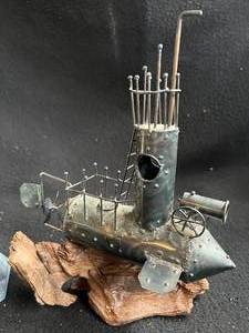 lot 21 image: Rusty Pelican Lighthouse Decor, Wooden Decor