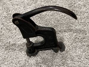 lot 64 image: Set of 2 Vintage Leather Foot Presses - Lot 1