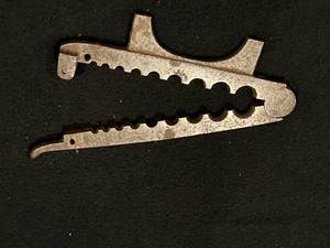 lot 62 image: 9.5 Osborne Rein Rounder Vintage Leather Making Tool