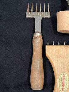 lot 86 image: Vintage CS Osborne & Co Webbing Stretcher & More