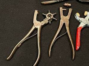 lot 75 image: Vintage Revolving and Spring Punches for Leather Making - Lot 1