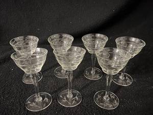 lot 91 image: Lot of 36 Crystal Glasses