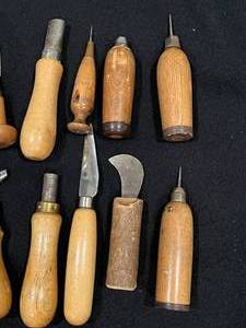 lot 80 image: Vintage Leather Making Awls, Edgers, and More - Lot 1