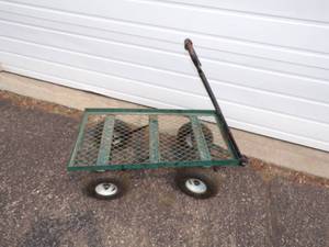 lot 22 image: Small Garden Cart