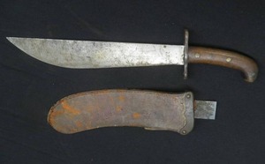 lot 36 image: WORLD WAR 1 US ISSUE BOLO KNIFE