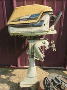 lot 52 image: 4 HP SEA KING MOTOR
