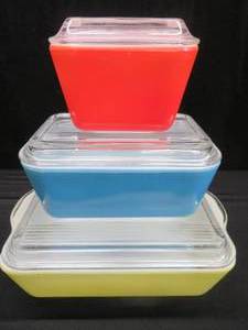 lot 57 image: VINTAGE PYREX