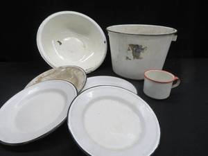 lot 83 image: ENAMEL LOT