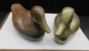 lot 95 image: VINTAGE PICTURES WITH SOLID BRASS AND WOOD DECOYS