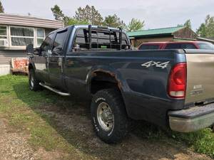 lot 01 image: 2004 FORD F250 SUPER DUTY CREW CAB 4X4