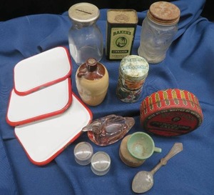 lot 114 image: UNIQUE ODDS AND ENDS OF THE VINTAGE SORT