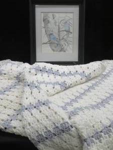 lot 119 image: BEAUTIFUL AFGHAN WITH SOFT PRETTY PICTURE.