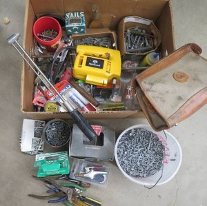 lot 146 image: LOT OF MISC HARDWARE