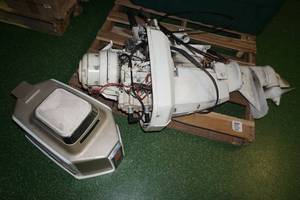 lot 1A image: Chrysler 20HP Outboard Motor