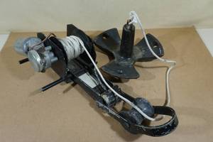 lot 7 image: Electric Anchor Pully System with Anchor