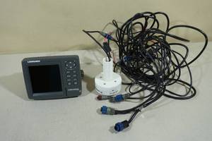 lot 10 image: Lowrance LMS-520C iGPS built-in GPS Color Fishfinder - MN LakeMaster Card