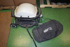 lot 23 image: Portable Weber Grill with Stand