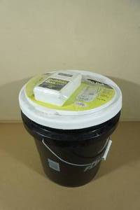 lot 56 image: Bubble Box Portable Aerator with 5 Gallon Bucket