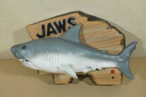 lot 62 image: JAWS Singing and Dancing Wall Mount