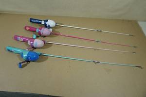 lot 101 image: 4 Disney Childrens Fishing Rods - FrozenPrincesses