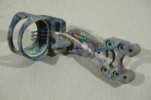 lot 147 image: Tru Glo Archery 3 Pin Fiber Optic Sight with Bubble Level