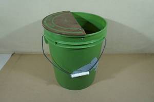 lot 150 image: Shappell Limey Louie Gear Organizer with Bucket