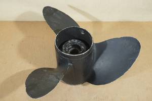 lot 153 image: Propeller - 13-14 x 17