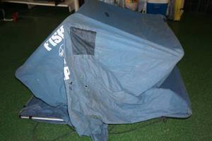 lot 160 image: Dave Genz Fish Trap 1 Man Sled Ice House